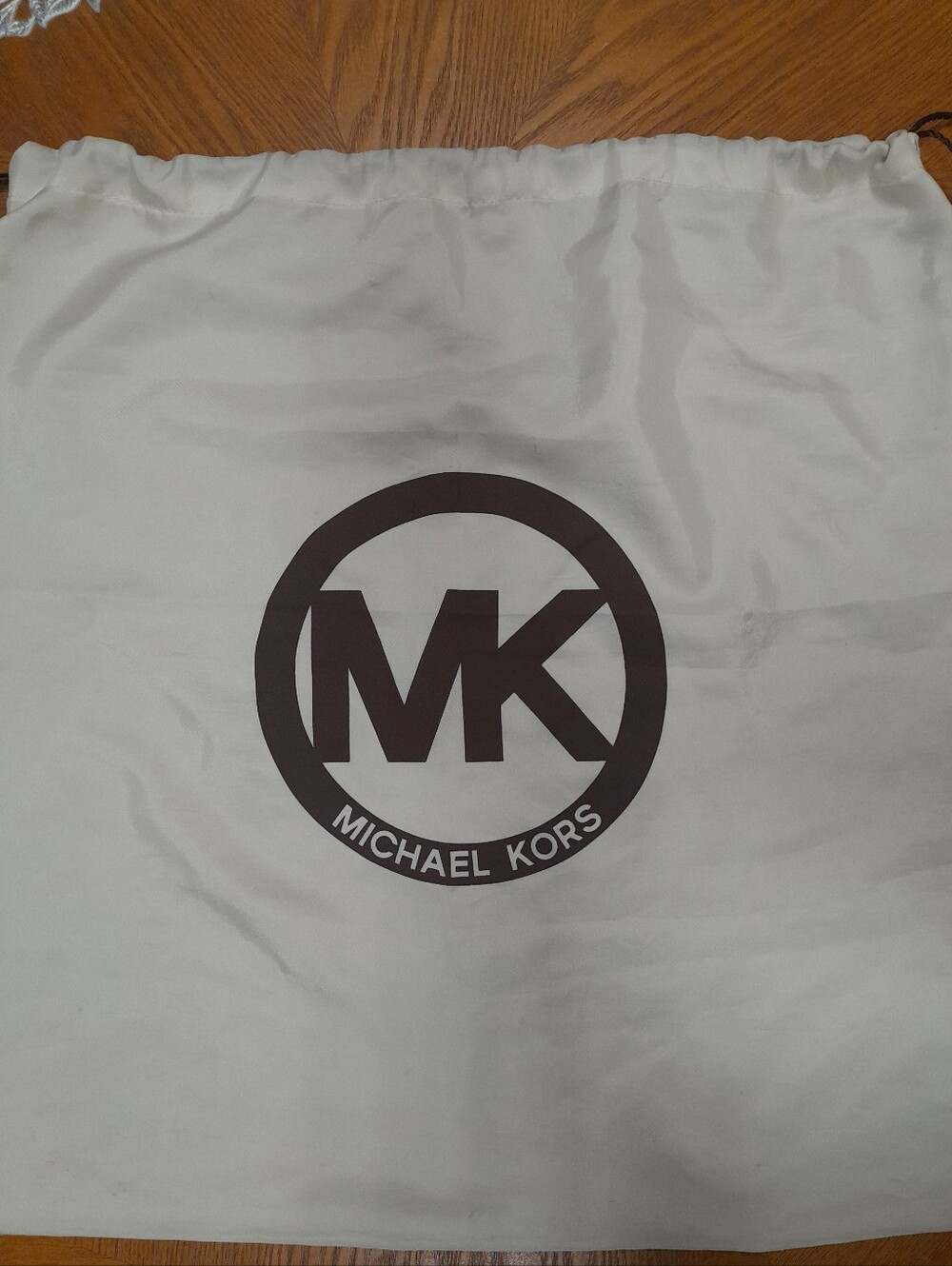 Michael Kors White Drawstring Dust Bag with Brown MK Logo Size:OS
